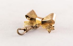 9ct GOLD ENGRAVED FOB BROOCH, bow pattern with engraved decoration, approx 2.6gms and having pendant