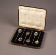 CASED SET OF SIX BLACK COFFEE BEAN TOPPED SILVER COFFEE SPOONS, Sheffield 1935, 1oz gross, case a/f