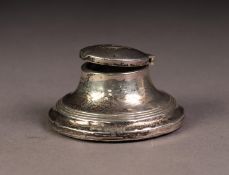 GEORGE VI WEIGHTED SILVER SMALL CAPSTAN INKWELL, of typical form with associated clear glass