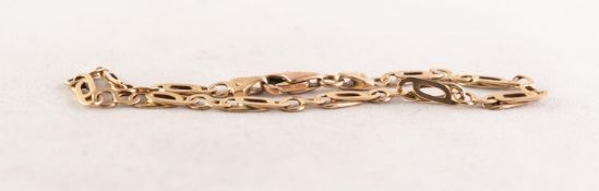 9ct GOLD CHAIN BRACELET with alternate fancy scroll pattern link, trigger clasp, 7 1/2in (19cm)