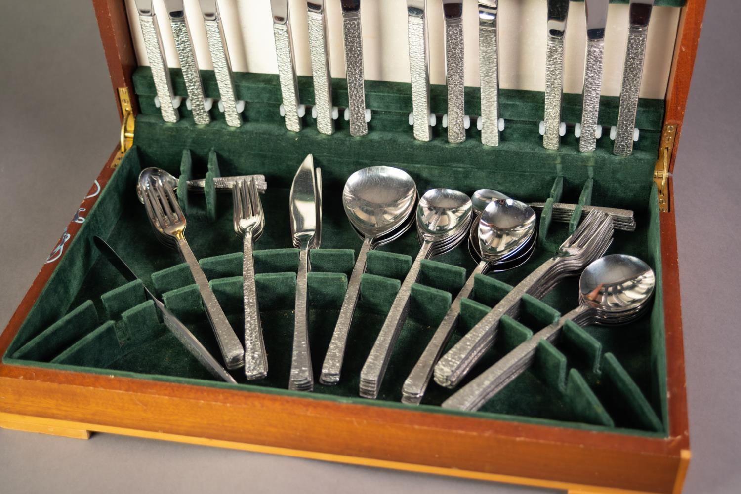 CANTEEN OF STYLISH VINERS TABLE CUTLERY FOR SIX PERSONS, with later additions, 76 pieces in total, - Image 3 of 3