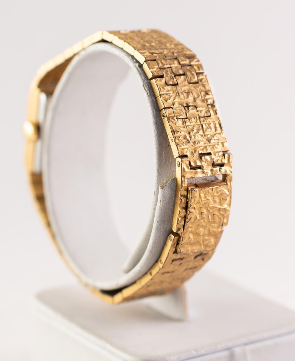 LADY'S AVIA, SWISS, GOLD PLATED BRACELET WATCH with 17 jewels incabloc movement, small square - Image 3 of 6
