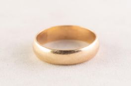 GENT'S GOLD COLOURED METAL BROAD WEDDING RING, 4.9 gms, ring size R