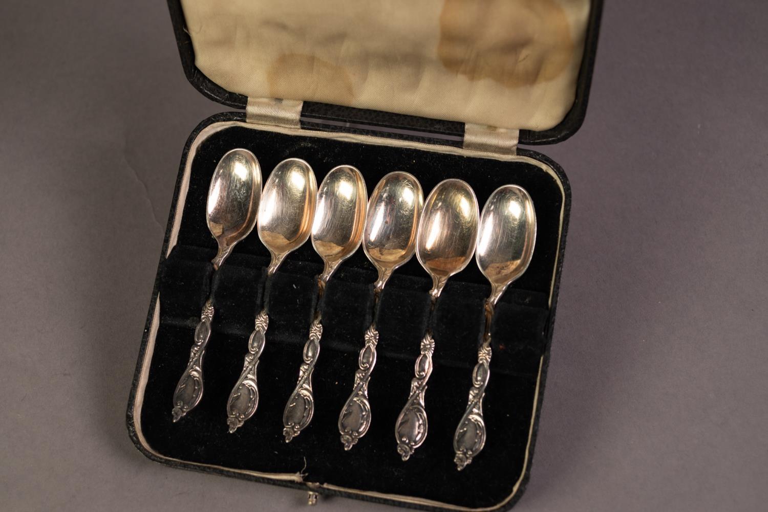 CASED SET OF SIX ELECTROPLATED TEA SPOONS with fancy handles, together with a QUANTITY OF LOOSE - Image 2 of 3