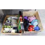 MIXED LOT TO INCLUDE; BOARD GAMES, TABLE MATS, ORNAMENTS, STUFFED TOYS ETC... (CONTENTS OF TWO