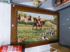 AN INTER-WAR YEARS MACHINE WOVEN TAPESTRY OF A FOX HUNTING SCENE, IN ORIGINAL OAK AND GILT GESSO