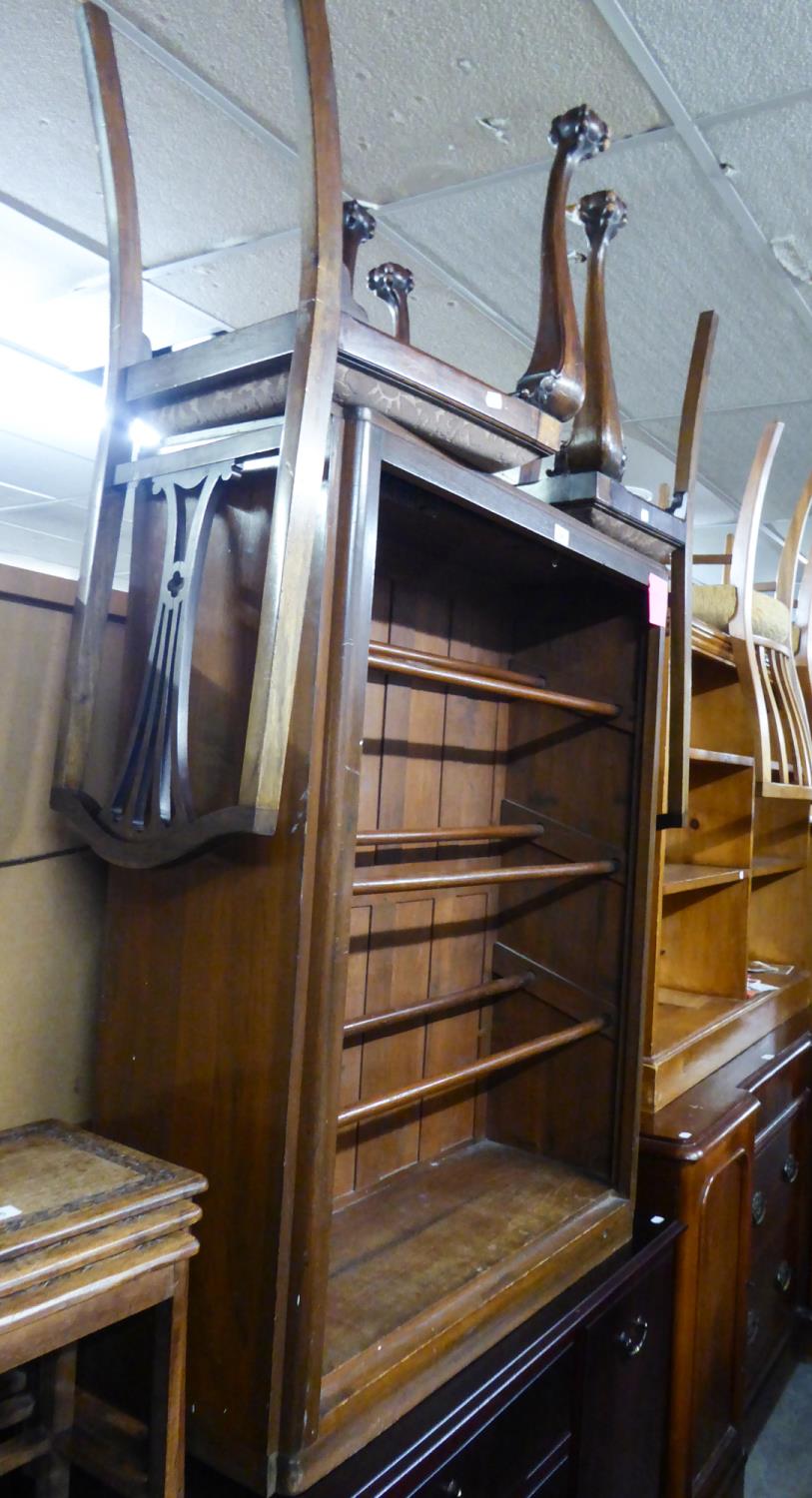 ART DECO WALNUT SHOE RACK WITH THREE TIERS OF POLE PATTERN RACKS, PLINTH BASE, 3ft (1.4cm) wide,