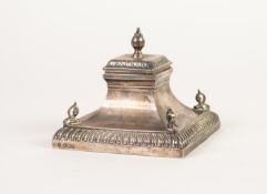 * EARLY 20th CENTURY SILVER SQAURE SECTION CAPSTAN INKWELL, hinged lid with flambeau finial