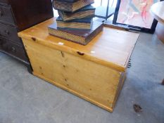 A PINE BLANKET BOX HAVING LIFT UP LID AND A WALL MIRROR IN FANCY METAL FRAME (2)