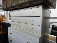 A LIGHT WOOD EFFECT TABLE TOP CHEST OF THREE SHALLOW DRAWERS, 2? 7 ½? WIDE, 1? 3? HIGH