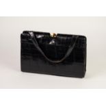 VINTAGE VESSAR LADY'S BLACK ALLIGATOR HANDBAG, 11 1/4in (28.5cm) long