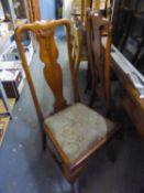A SET OF SIX OAK QUEEN ANNE STYLE DINING CHAIRS (6)
