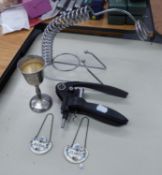 'SCREWPULL' MODERN PATENT CORKSCREW AND EXTRACTOR, STEEL WIRE PATTERN WINE BOTTLE HOLDER/POURER,