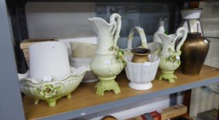 EARLY TWENTIETH CENTURY BLUE AND WHITE PRINTED 'FLORA' PATTERN POTTERY CHAMBER POT AND A H & K