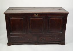 GEORGE III OAK MULE CHEST, the altered and adapted half-hinged top above a crossbanded triple