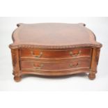 BERNHARDT FURNITURE, GEORGIAN STYLE CARVED MAHOGANY LOW CENTRE TABLE/COFFEE TABLE, oblong with