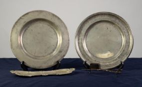 PAIR OF ANTIQUE PEWTER PLATES, 9 ¾? (24.7cm) diameter, London touch marks, together with a PAIR OF