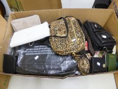 A LARGE QUANTITY OF HANDBAGS, HOLDALLS AND PURSES (CONTENTS OF LARGE BOX)