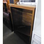 AN EARLY TWENTIETH CENTURY MAHOGANY DEEP OPEN BOOKCASE HAVING ADJUSTABLE SHELVES