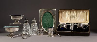 CASED SILVER THREE PIECE CONDIMENT SET, Birmingham 1927/30; TWO ODD SILVER MUSTARD POTS, with blue