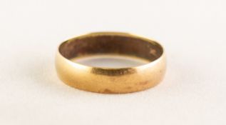18ct GOLD BROAD WEDDING RING, 2.8 gms, ring size Q/R