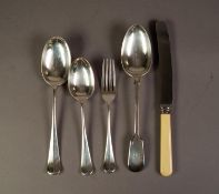 ELECTROPLATE TABLE CUTLERY, in fabric rills, viz 6 electroplate rat tail pattern table forks and 6