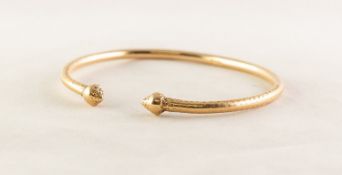 ANTIQUE 18ct GOLD HEAVY TORQUE BANGLE, partly chased, 2 3/4in (7cm) wide, 27.8 gms