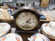 SMITHS, JACOBEAN STYLE OAK MANTEL CLOCK, WITH ARCHED TOP, SPIRAL SIDE COLUMNS, 8 DAYS STRIKING