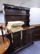 A LARGE OAK WELSH DRESSER WITH RAISED PLATE RACK, TWO DRAWERS OVER TWO CUPBOARDS, 4?6? WIDE