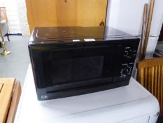 A BLACK FINISH 700W MICROWAVE OVEN