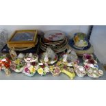 A SELECTION OF COLLECTORS PLATES TO INCLUDE; COMMEMORATIVE PLATES, FLORAL POSY ORNAMENTS ETC....