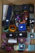 COLLECTION OF COSTUME JEWELLERY INCLUDING; BOXED PAST TIMES SILVER CAT PIN, THREE BOXED BROOKS AND
