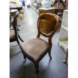 A SET OF FIVE VICTORIAN MAHOGANY BALLOON BACK DINING CHAIRS ON TURNED TAPERING  FRONT SUPPORTS (5)