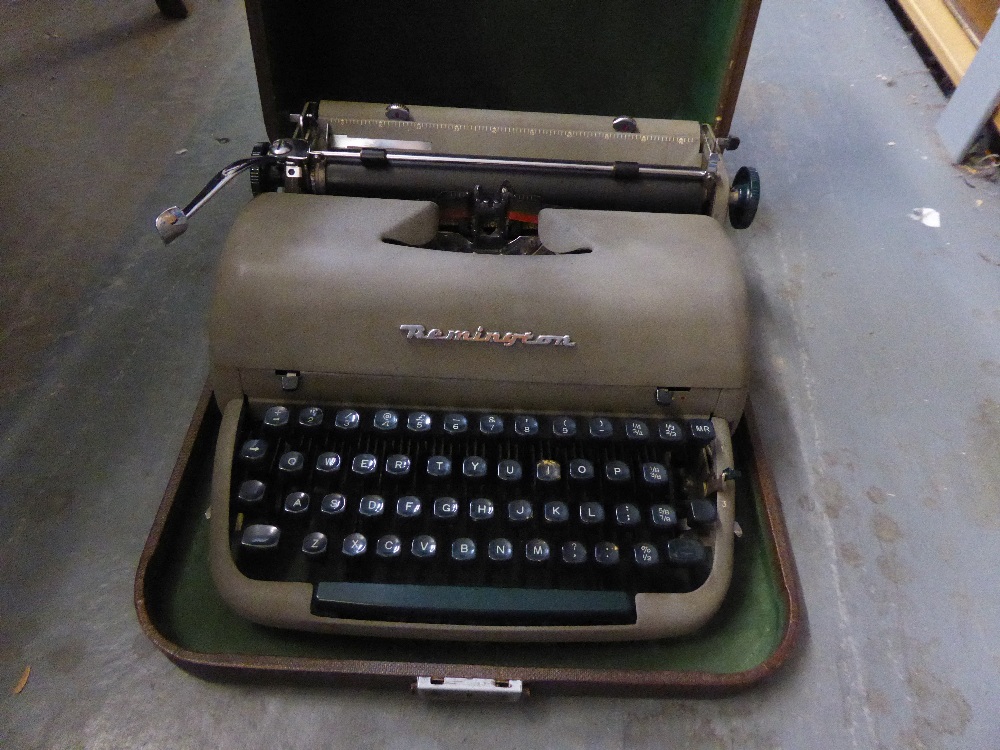 A MANUAL PORTABLE TYPEWRITER