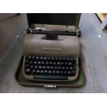 A MANUAL PORTABLE TYPEWRITER