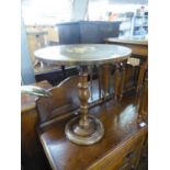 ITALIAN STYLE FLORAL MARQUETRY INLAID MAHOGANY CIRCULAR PEDESTAL LAMP TABLE