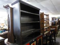 AN OAK FIVE TIER OPEN BOOKCASE, THE SHELVES WITH PEGGED JOINTS TO THE SIDES, 2?6? WIDE, 3?10? HIGH