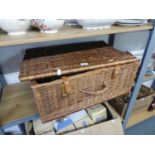 A GOOD QUALITY LARGE WICKER PICNIC BASKET (NO CONTENTS)