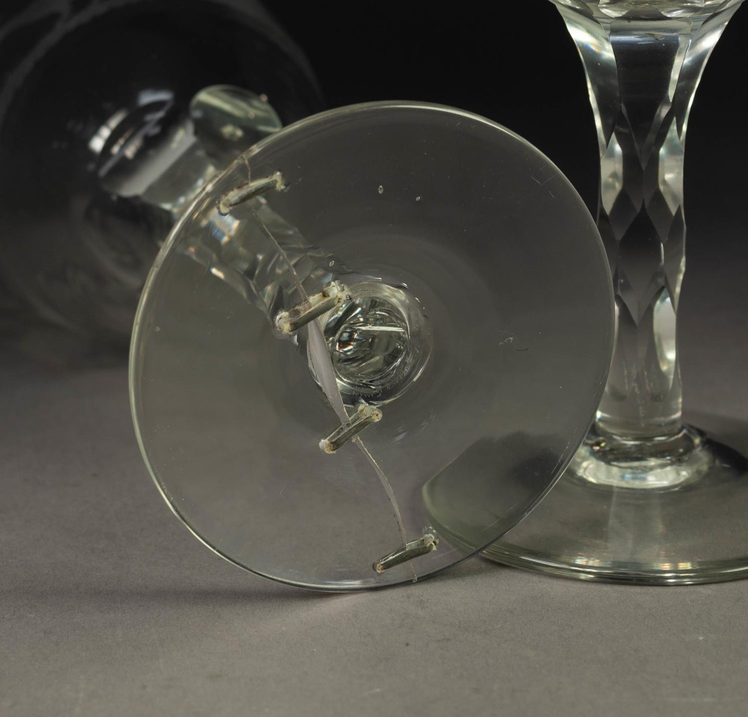 PAIR OF COCK FIGHTING ENGRAVED GLASS GOBLETS, each with wheel cut scenes to the bowl, above a - Image 3 of 3