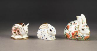 THREE MODERN ROYAL CROWN DERBY IMARI CHINA SMALL PAPERWEIGHTS. ?MEADOW RABBIT?, gilt stopper, RABBIT