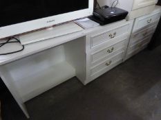 A MODERN WHITE COLOURED DRESSING TABLE, A MATCHING 3 DRAWER CHEST AND A SIMILAR 3 DRAWER BEDSIDE