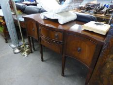 A REPRODUCTION MAHOGANY HEPPLEWHITE STYLE DINING ROOM SUITE OF TWIN PILLAR TABLE, SIDEBOARD, 6