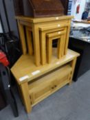 A MODERN LIGHT OAK OBLONG COFFEE TABLE, ON STRAIGHT LEGS; A PAIR OF MATCHING SMALLER COFFEE TABLES