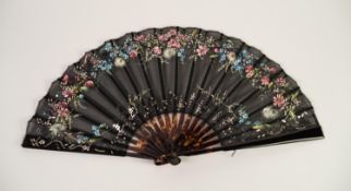 20th CENTURY, PROBABLY SPANISH, BRISE FAN, having simulated tortoiseshell sticks and fine black