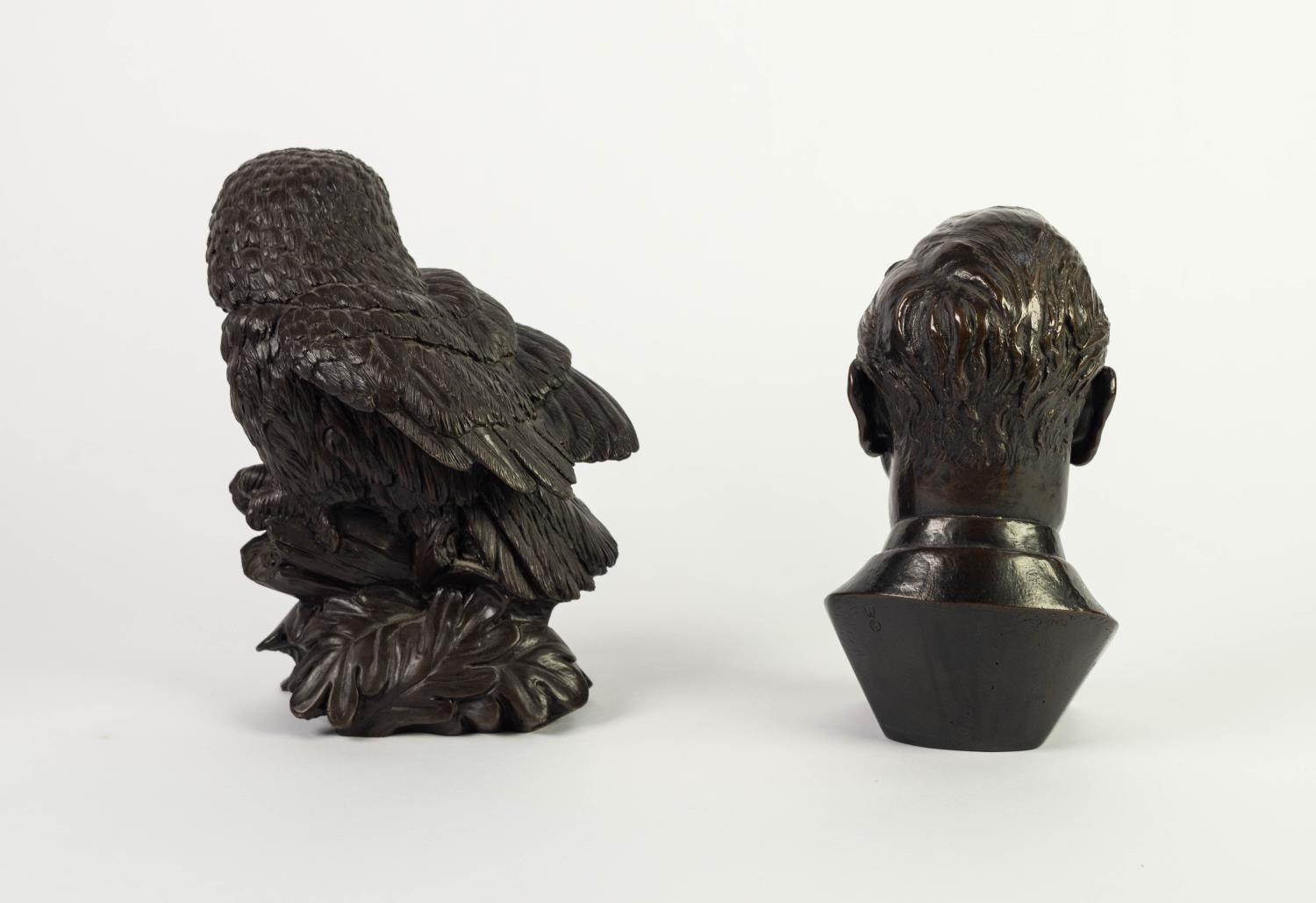 TOM MACKIE FOR HEREDITIES BRONZED RESIN SCULPTURE Modelled as an owl perched on an oak tree branch - Image 2 of 2