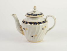 LATE EIGHTEENTH CENTURY WORCESTER PORCELAIN TEAPOT AND COVER, of circular, wrythen fluted form