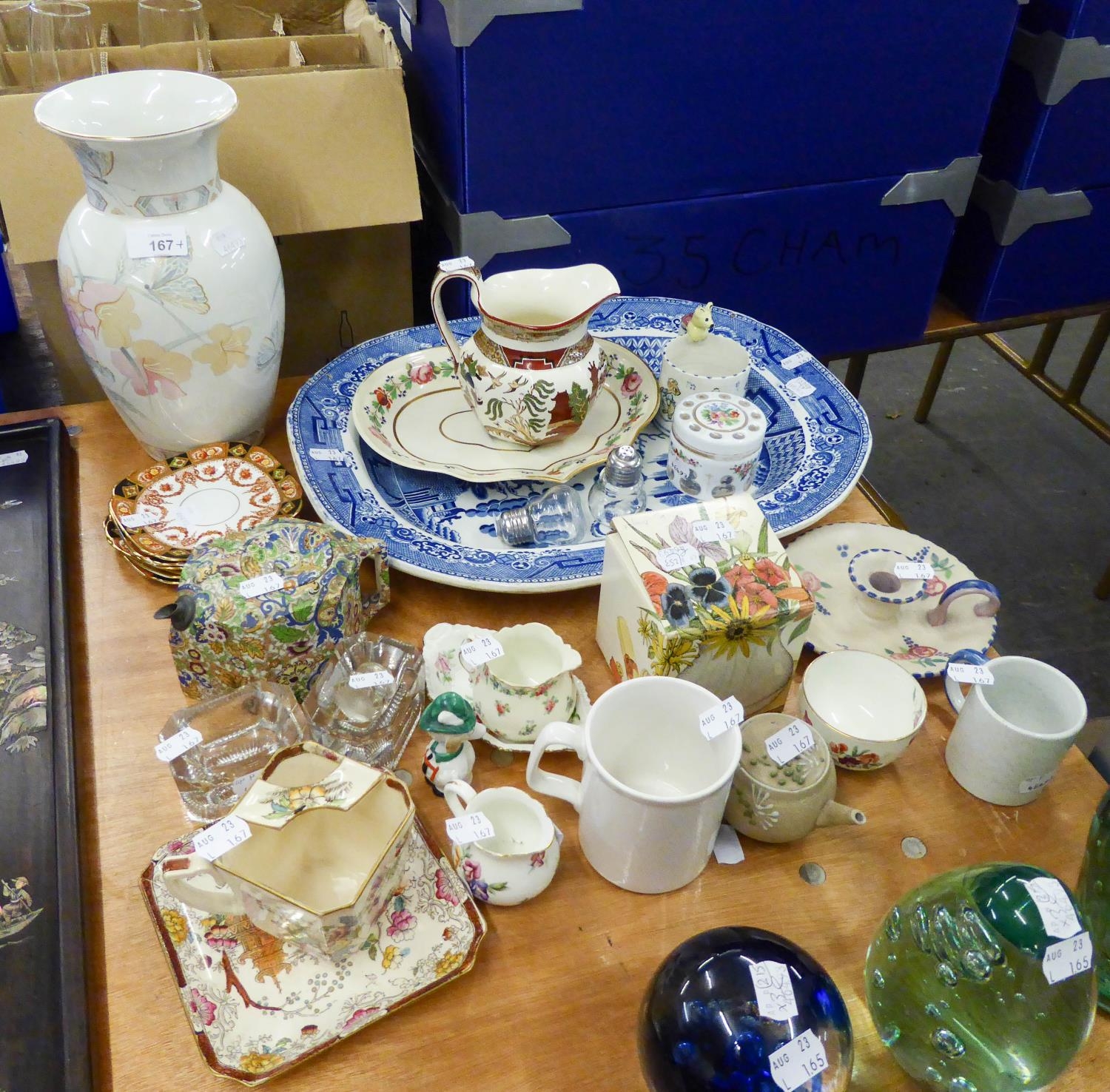 MIXED LOT OF CERAMICS AND GLASS, to include: NINETEENTH CENTURY DERBY HEART SHAPED DISH with