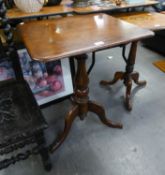 AN EARLY 19TH CENTURY MAHOGANY TRIPOD OCCASIONAL TABLE, WITH STAINED PINE OBLONG TOP