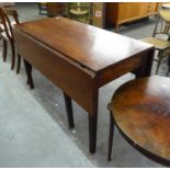 A GOOD QUALITY MAHOGANY DROP LEAF DINING TABLE, RAISED ON STRAIGHT TAPERING SUPPORTS