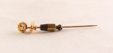 VICTORIAN 18ct GOLD STICK PIN, the top with an old cut solitaire diamond, approximately 1/4 ct, in